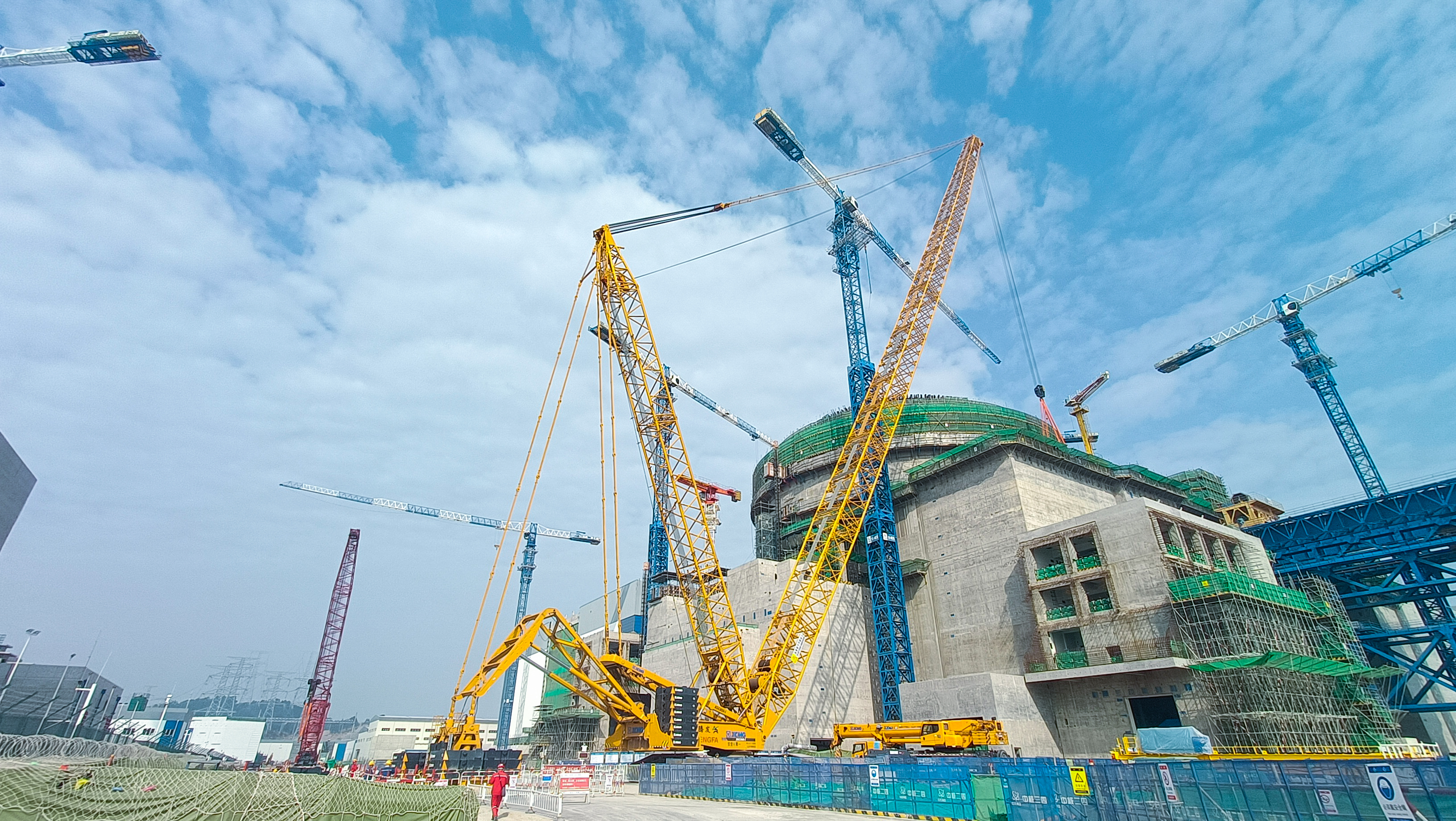 “稳”字当头！九游娱乐XGC800-I履带起重机助建福建大型核电项目