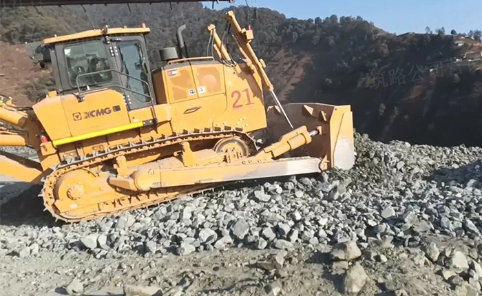 矿山施工利器——九游娱乐D360推土机