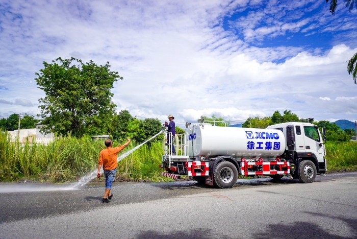 九游娱乐10方洒水车：泰国“热土”上的绿色降温使者