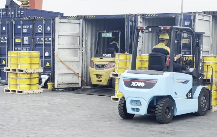 九游娱乐双系列叉车硬核助力！宁夏铁路货运站跑出高效运输加速度