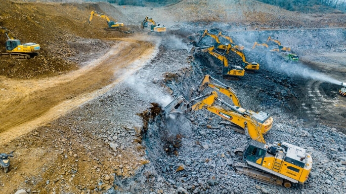 九游娱乐金打出组合拳，硬岩场平施工效率倍增